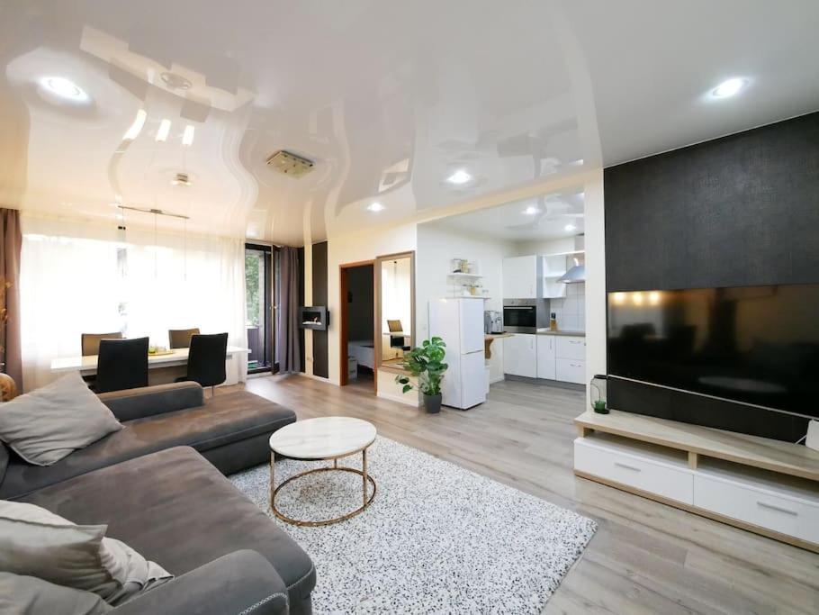 61 M2 Erdgeschosswohnung Mit Eigenem Parkplatz Vorm Haus Osnabrück Exterior foto